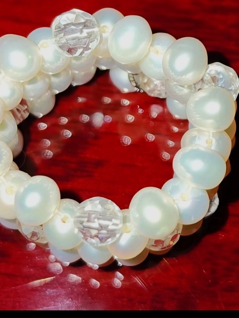 Elegant White Pearl & Crystal Stretch Ring- Unbranded in Size 5